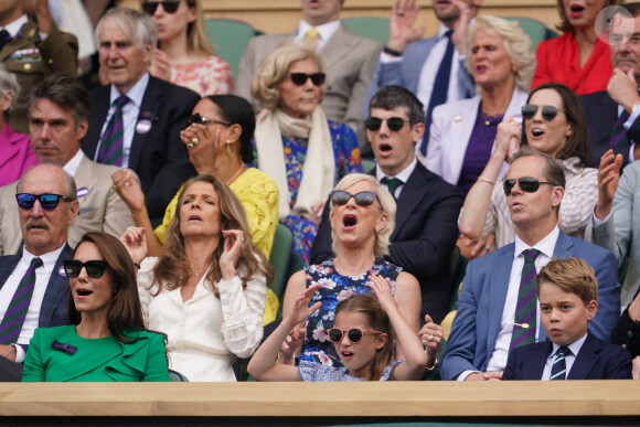 Kate Middleton, son fils George de Galles et sa fille Charlotte de Galles - Kate Middleton, le prince William, le prince George et la princesse Charlotte de Galles ont assisté à la finale du tournoi de Wimbledon, remportée par Carlos Alcaraz face à Novak Djokovic. Londres, 16 juillet 2023.