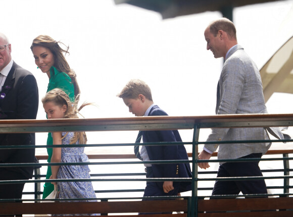 Kate Middleton, les princes William et George, et la princesse Charlotte de Galles - Kate Middleton, le prince William, le prince George et la princesse Charlotte de Galles ont assisté à la finale du tournoi de Wimbledon, remportée par Carlos Alcaraz face à Novak Djokovic. Londres, 16 juillet 2023.