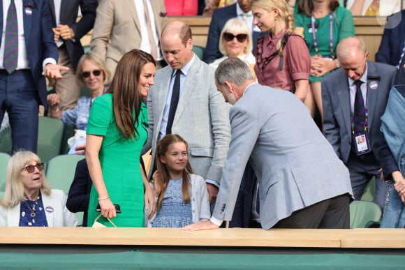 Elle en a aussi profité pour rencontrer Felipe VI d'Espagne.
Kate Middleton, le prince William, le prince George et la princesse Charlotte de Galles ont assisté à la finale du tournoi de Wimbledon, remportée par Carlos Alcaraz face à Novak Djokovic. Londres, 16 juillet 2023. Photo by Stephen Lock / i-Images/ABACAPRESS.COM