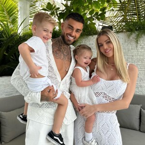 Jessica Thivenin et Thibault Garcia avec leurs enfants Maylone et Leewane