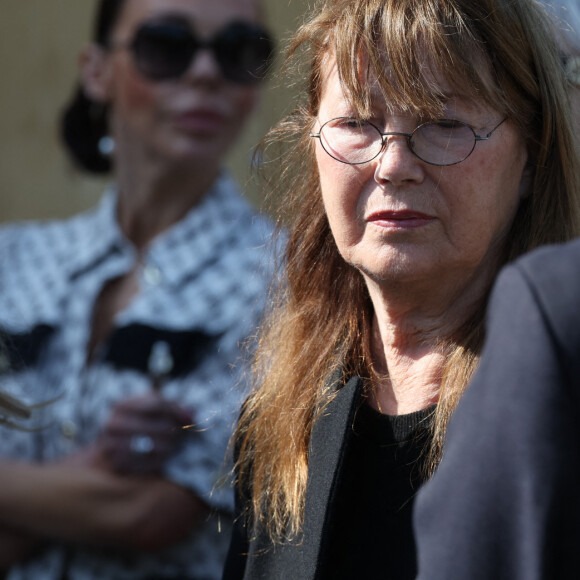 Jane Birkin - Obsèques de la chanteuse Régine au Crematorium du cimetière du Père-Lachaise à Paris. Le 9 mai 2022 © Jacovides-Moreau / Bestimage