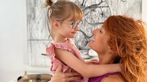 "Tant de différences..." : Anne-Claire Moser maman de deux filles, ses confidences sur le handicap et le lien qui les unit
