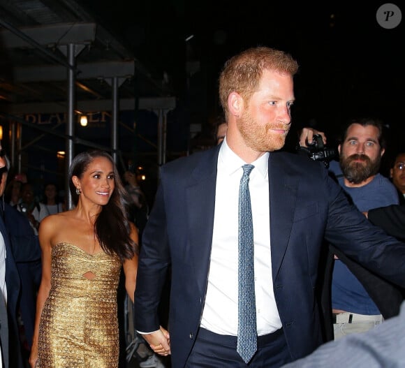 Le couple pourrait y trouver un nouveau départ !
Le prince Harry, duc de Sussex et Meghan Markle, duchesse de Sussex, et sa mère Doria Ragland, à la sortie de la cérémonie des "Women of Vision Awards" au Ziegfeld Theatre à New York, le 16 mai 2023. 