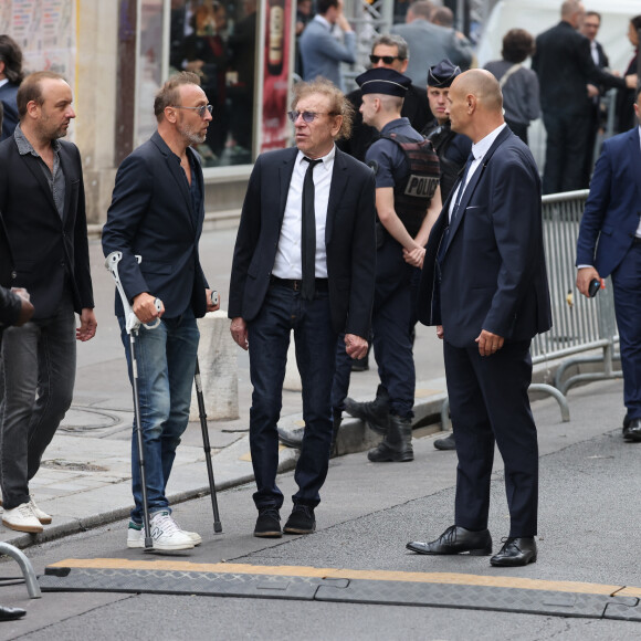 Ours et Pierre Souchon et leur père Alain Souchon - Obsèques de Jane Birkin en l'église Saint-Roch à Paris. Le 24 juillet 2023. © Jacovides-KD Niko / Bestimage