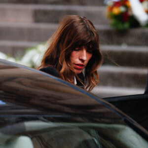 Lou Doillon - Arrivées des célébrités aux obsèques de Jane Birkin en l'église Saint-Roch à Paris. Le 24 juillet 2023 © Jacovides-KD Niko / Bestimage 