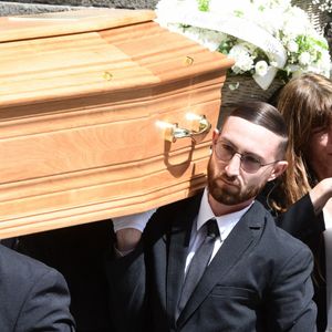 Lou Doillon, Charlotte Gainsbourg, Ben Attal - Sorties des obsèques de Jane Birkin en l'église Saint-Roch à Paris. Le 24 juillet 2023 © Jacovides-KD Niko / Bestimage  Funerals of the french singer Jane Birkin at Saint-Roch's church in Paris. On July 24th 2023 