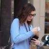 Anne Hathaway, surprise sans maquillage dans les rues de Beverly Hills, mercredi 3 mars.
