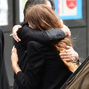 Yvan Attal, Lou Doillon - Sorties des obsèques de Jane Birkin en l'église Saint-Roch à Paris. Le 24 juillet 2023 © Jacovides-KD Niko / Bestimage 