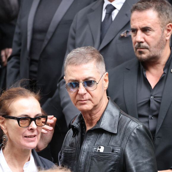 Carole Bouquet, Etienne Daho, José Garcia - Sorties des célébrités aux obsèques de Jane Birkin en l'église Saint-Roch à Paris. Le 24 juillet 2023 © Jacovides-KD Niko / Bestimage 