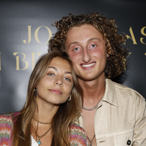 Joalukas Noah avec Stella Belmondo lors de la soirée d'anniversaire de Joalukas Noah, fils de Yannick Noah et Isabelle Camus, pour ses 18 ans à Paris le 10 juin 2022. © Cyril Moreau / Bestimage