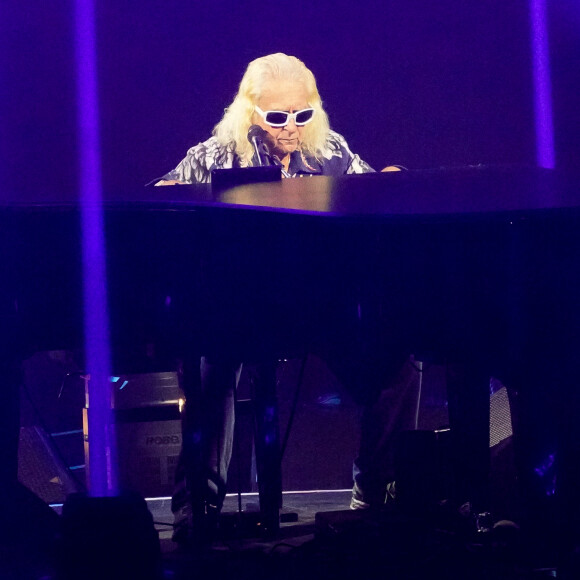 Michel Polnareff est actuellement en France dans le cadre de sa tournée estivale
Exclusif - Michel Polnareff fête son anniversaire (79 ans) avec son fils Louka sur la scène de l'Accor Arena (Bercy)