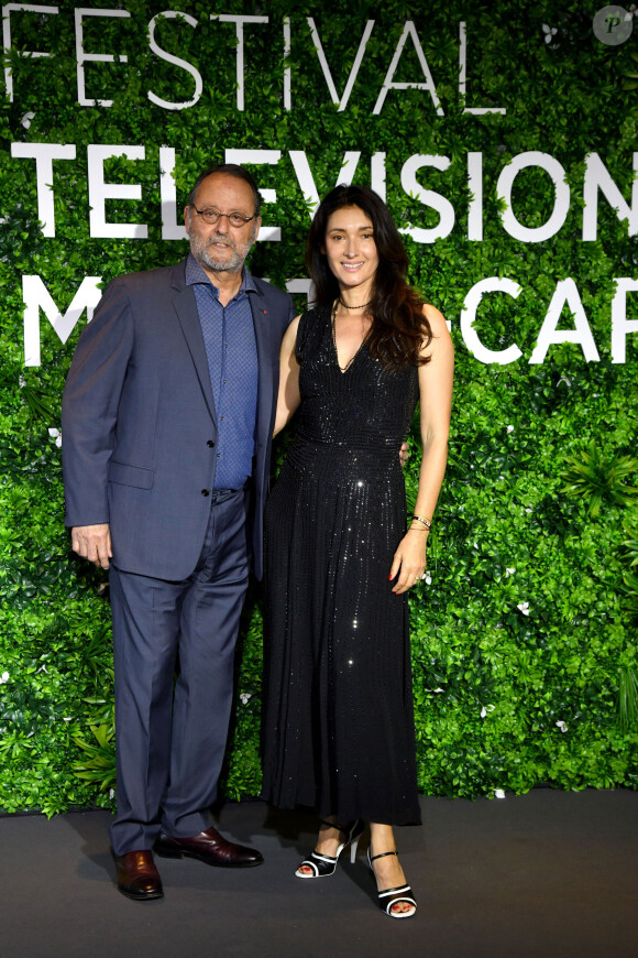 Jean Reno et sa femme Zofia au 61eme Festival de Télévision de Monte Carlo au Grimaldi Forum, le 18 juin 2022. © Bruno Bebert / Bestimage 