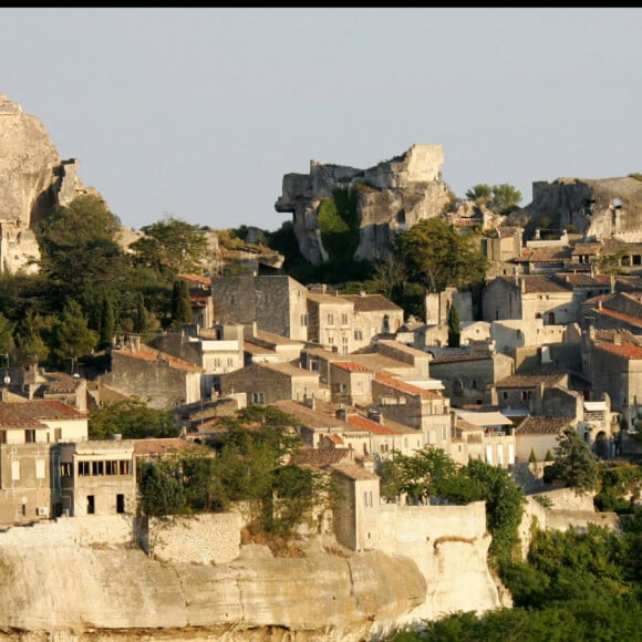 C'est là-bas qu'il s'est marié avec sa femme Zofia.
Illustration des Baux-de-Provence.