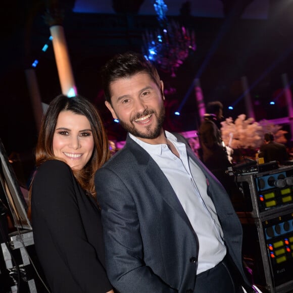 De quoi faire halluciner son acolyte de télé Christophe Beaugrand.
Exclusif - Karine Ferri et Christophe Beaugrand lors du 7ème gala de l'association "Les Rois du Monde" avec un plateau d'artistes et une vente aux enchères au profit des enfants défavorisés, orphelins et hospitalisés, suivi d'une soirée dansante à la Salle Wagram à Paris, France, le 18 février 2019. Lors du dîner, la prestigieuse vente aux enchères d'oeuvres d'art d'artistes contemporains les plus prisés du moment a battu tous les records de dons. En clôture, c'est un maillot dédicacé de Kylian Mbappé qui a fait chauffer la salle et exploser les scores. Enfin, l'association a également annoncé hier soir la sortie de son conte pour enfant, "de la forêt aux fourneaux" en collaboration avec quatre chefs 3 étoiles; E. Renault, P. Conticini, A.Passard et C. Le Squer. Créee en 2012, l'association oeuvre pour les enfants nécessiteux, orphelins et hospitalisés de manière financière, matérielle, culturelle et distrayante. C'est également une association d'aide aux associations pour concrétiser leurs projets. © Rachid Bellak/Bestimage 