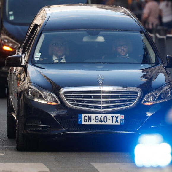 Arrivée cercueil - Arrivées des célébrités aux obsèques de Jane Birkin en l'église Saint-Roch à Paris. Le 24 juillet 2023 © Jacovides-KD Niko / Bestimage 