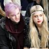 Peaches Geldof et son boyfriend s'aiment beaucoup, et le prouvent devant l'assemblée, lors d'un défilé. Mars 2010