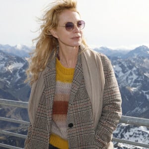 Une brutale disparition difficile à surmonter pour ses proches.
Exclusif - Carole Richert au Pic du Midi à 3000 mètres d'altitude dans les Pyrénées lors du Festival Ecran Jeunesse 2020 à Lourdes le 22 octobre 2020. © Christophe Aubert via Bestimage 