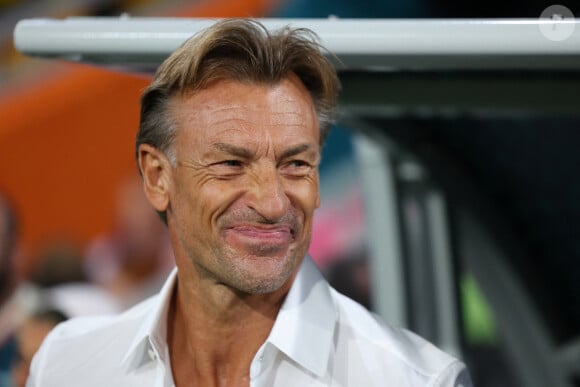 Avant lui, la belle Sénégalaise a partagé la vie d'un autre sélectionneur bien connu
 
Hervé Renard pendant la Coupe du monde féminine de 2023 en Australie.