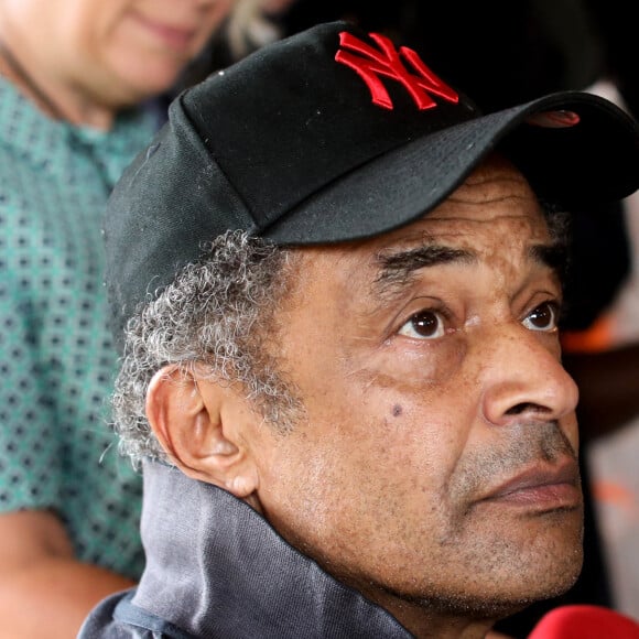 L'ancien sportif de tennis, Yannick Noah durant unne interview dans son village Noah, à Yaoundé, Cameroun, le 25 juillet 2022. © Stéphane Lemouton/Bestimage