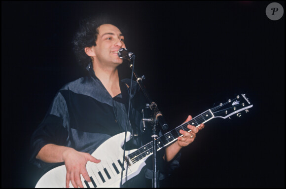 Archives - Michel berger lors de son concert au Zénith de Paris en 1986