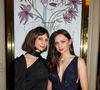 Sur les réseaux sociaux, ses petites-filles Adèle et Agathe ont pris la plume.
Adèle et Agathe de Fontenay, robes Christophe Guillarme - parées par Iza B - pochettes Carmen Steffens - Soirée de Gala "Enfance Majuscule" au profit de l'enfance maltraitée à la Salle Gaveau à Paris. © Christophe Guillarmé via Bestimage
