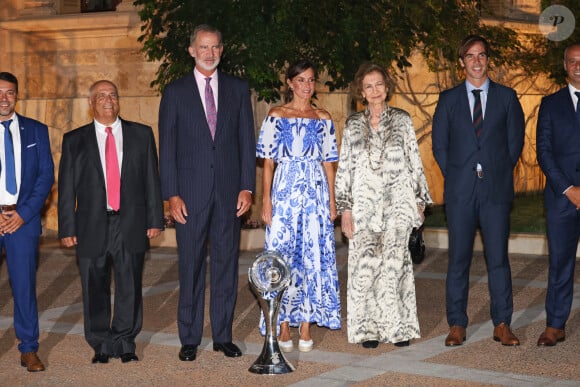 La reine Letizia d'Espagne, le roi Felipe IV et Sophie de Grèce - Réception au palais de Marivent, à Palma de Majorque. Le 3 août 2023.