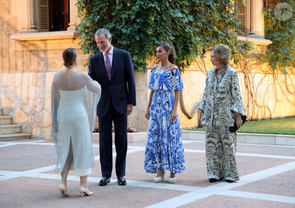 La reine Letizia d'Espagne, le roi Felipe IV et Sophie de Grèce - Réception au palais de Marivent, à Palma de Majorque. Le 3 août 2023.