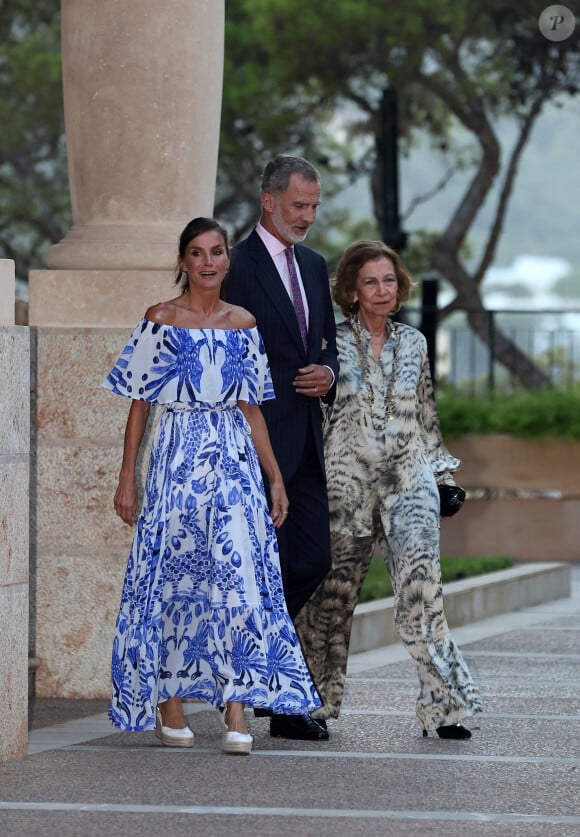 La reine Letizia d'Espagne, le roi Felipe IV et Sophie de Grèce - Réception au palais de Marivent, à Palma de Majorque. Le 3 août 2023.