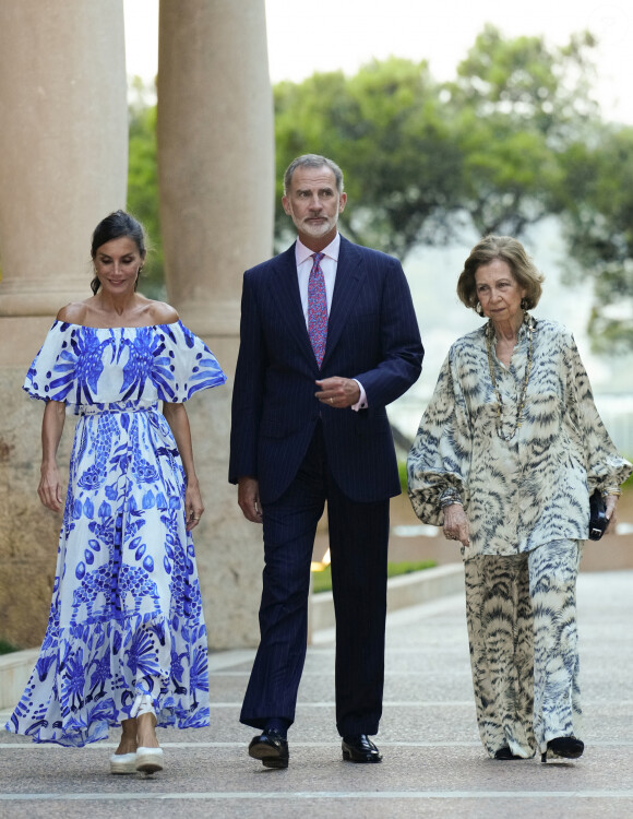 La reine Letizia d'Espagne, le roi Felipe IV et Sophie de Grèce - Réception au palais de Marivent, à Palma de Majorque. Le 3 août 2023.