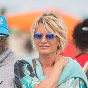 Sophie Davant - Le Secours populaire "Journée des oubliés des vacances" emmène 5.000 enfants franciliens sur les plages chics de Deauville, en Normandie, France, le 23 août, réservée pour l'occasion avec l'accord de la municipalité. © Tiziano de Silva/Bestimage