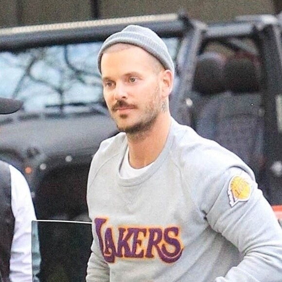 Il y a évoqué ses enfants et son quotidien très agité.
Matt Pokora (M. Pokora) arrive à la Crypto Arena pour assister à un match des Lakers à Los Angeles le 11 avril 2023.