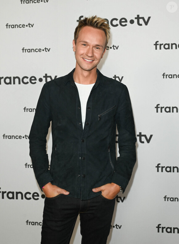 Cyril Féraud au photocall pour la conférence de presse de rentrée de France TV à la Grande Halle de la Villette à Paris, France, le 6 juillet 2022. © Coadic Guirec/Bestimage 