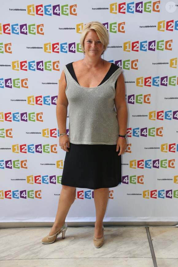 "Je reste productrice et directrice de la rédaction", a-t-elle cependant assuré.
Marina Carrère d'Encausse - Conférence de presse de rentrée de France Télévisions, le 28 août 2012 à Paris.