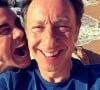 Sur Instagram, le présentateur a posté une jolie photo d'eux.
Stéphane Bern et son compagnon Yori Bailleres à Paros.