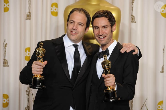 Le producteur Simon Chinn et Malik Bendjelloul, Oscar du meilleur documentaire pour "Sugar Man" - Gagnants (Press Room) de la 85eme ceremonie des Oscars à Hollywood, le 24 février 2013.