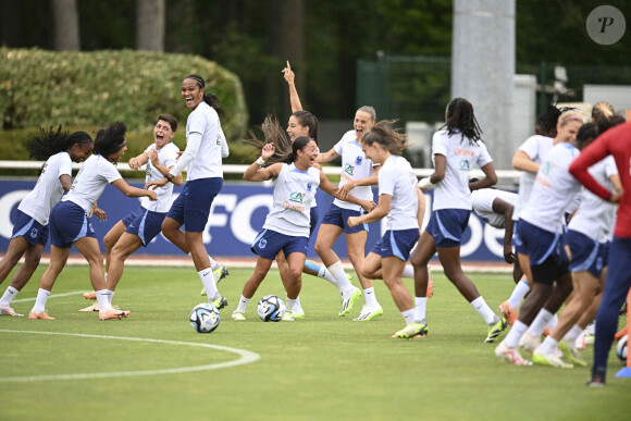 Ambiance pendant l entrainement Wendie Renard - Entraînement de l'équipe de France féminine de football au centre de formation et centre National du Footbal de Clairefontaine-en-Yveline, France, le 4 juillet 2023. © Jean-Baptiste Autissier/Panoramic/Bestimage