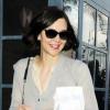 Maggie Gyllenhaal sort de chez son médecin le 4 mars 2010 à Beverly Hills
