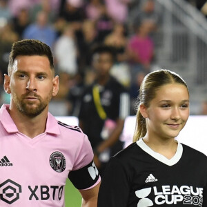 Harper Beckham et Lionel Messi lors des quarts de finale au DRV PNK Stadium à Fort Lauderdale. ©Backgrid USA / Bestimage