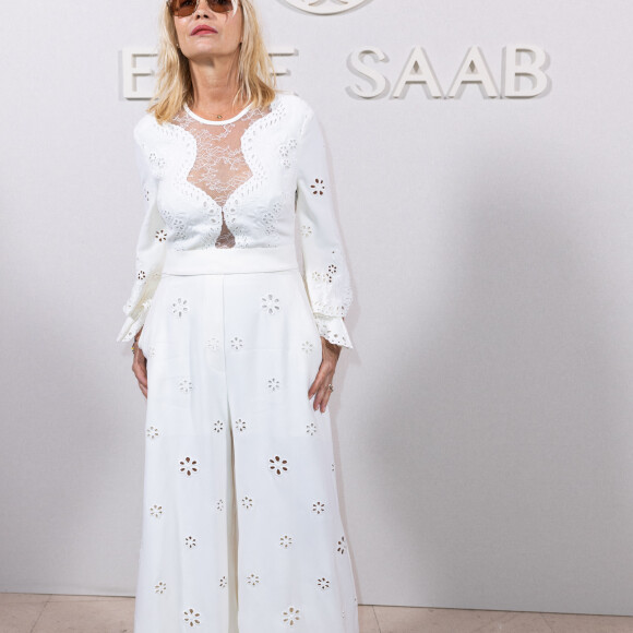 Emmanuelle Beart - Photocall du défilé de mode automne-hiver 2024 Haute-Couture "Elie Saab" lors de la fashion week de Paris. Le 5 juillet 2023 © Olivier Borde / Bestimage