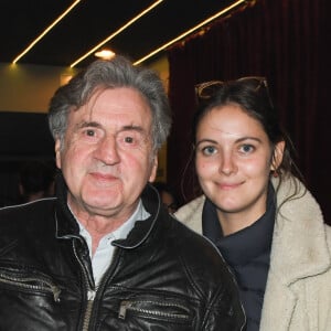 Emmanuel Béart a eu une fille, Nelly, avec Daniel Auteuil en 1992.
Exclusif - Daniel Auteuil et sa fille Nelly - People au concert de Dave à Bobino à Paris le 18 novembre 2019. © Coadic Guirec/Bestimage (No Web - pour suisse et Belgique)