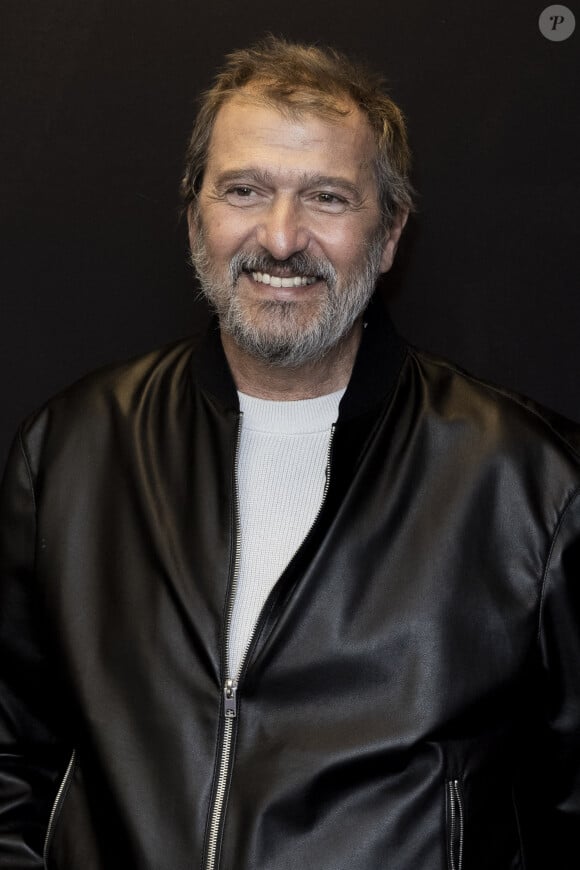 Un jeune homme de 25 ans que le musicien a eu avec une autre femme.
Exclusif - Backstage - Daniel Lévi lors de l'enregistrement de l'émission "CS Cohen" sur Radio J à Paris. Le 28 février 2022 © Jack Tribeca / Bestimage 