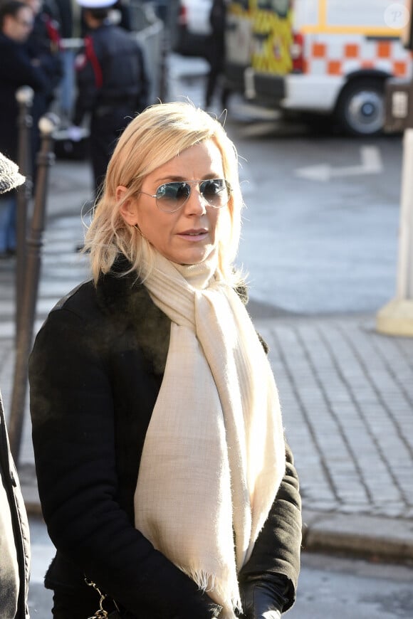 Laurence Ferrari - Arrivées des personnalités en l'église de La Madeleine pour les obsèques de Johnny Hallyday à Paris le 9 décembre 2017. © Coadic Guirec / Bestimage