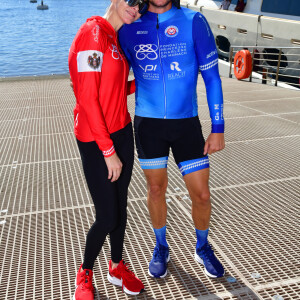 Et tous les deux assisteront, avec son frère Gareth, à une compétition de Water Bike.
La princesse Charlène de Monaco et son frère Gareth Wittstock - La famille princière de Monaco à l'arrivée de la 3ème édition de la course "The Crossing : Calvi-Monaco Water Bike Challenge". Ce défi caritatif organisé par la Fondation Princesse Charlène se déroule les 12 et 13 septembre. Deux équipes de quatre athlètes, parmi lesquels la Princesse et son frère Gareth Wittstock, secrétaire général de la fondation, vont se relayer en water bike durant 24h pour relier les 180km qui séparent Calvi de Monaco. Monaco, le 13 septembre 2020. © Bruno Bebert/Bestimage 