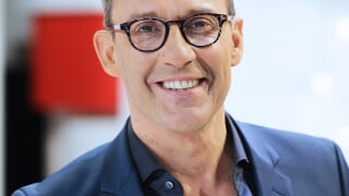 Julien Courbet svelte à 58 ans : il a changé de régime alimentaire et dévoile ses secrets pour rester en forme