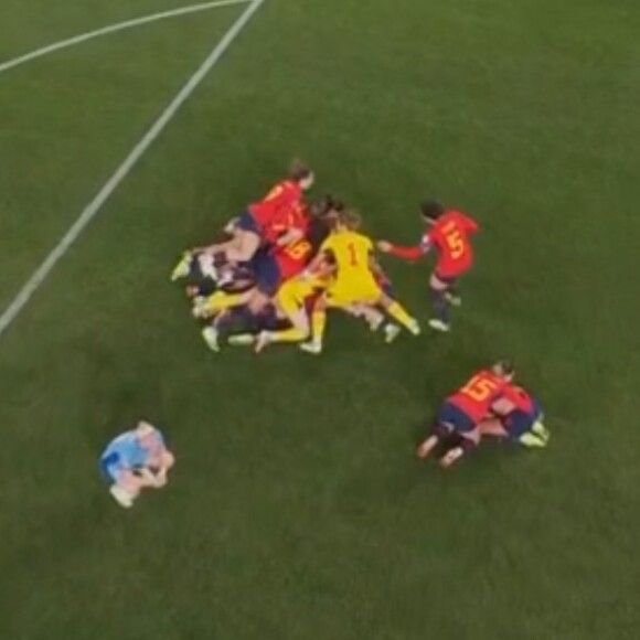 Letizia d'Espagne et sa fille Sofia ont assisté à la finale de la Coupe du monde de football féminin, remportée par l'Espagne contre l'Angleterre (1-0).