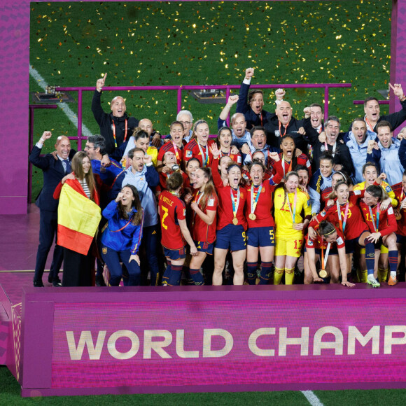 Letizia d'Espagne et sa fille Sofia ont assisté à la finale de la Coupe du monde de football féminin, remportée par l'Espagne contre l'Angleterre (1-0). © Sydney Low/ZUMA Press Wire/Bestimage