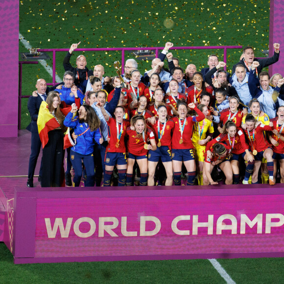Letizia d'Espagne et sa fille Sofia ont assisté à la finale de la Coupe du monde de football féminin, remportée par l'Espagne contre l'Angleterre (1-0). © Sydney Low/ZUMA Press Wire/Bestimage