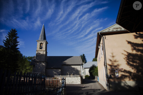 Cette précision ne correspond pas à une découverte particulière, selon Jean-Luc Blachon, procureur de la République d'Aix-en-Provence
Le village du Haut-Vernet (Alpes-de-Haute-Provence) où séjournait le petit Émile avant sa disparition soudaine. © Thibaut Durand/ABACAPRESS.COM