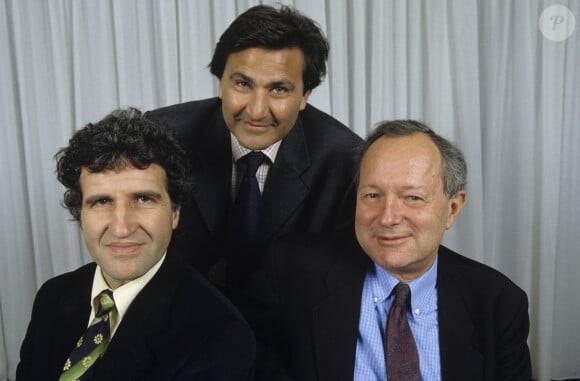 Grand journaliste, il a fait l'objet de nombreux depuis sa disparition
Archives - En France, à Paris, de gauche à droite Gérard Leclerc, Paul Amar et Albert du Roy. Le 2 février 1999 © Alain Canu via Bestimage