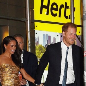 Le prince Harry, duc de Sussex et Meghan Markle, duchesse de Sussex, et sa mère Doria Ragland, à la sortie de la cérémonie des "Women of Vision Awards" au Ziegfeld Theatre à New York, le 16 mai 2023. 